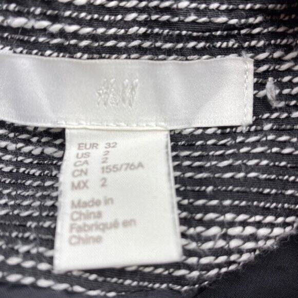 H&M black and white tweed blazer with fringe mixed media. size 2 - Picture 9 of 9
